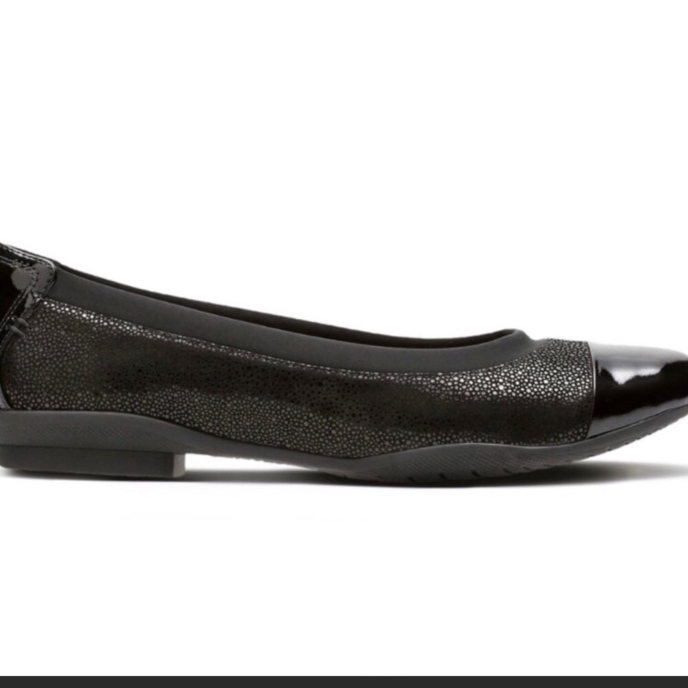 Clark’s Artisan “Neenah” brand flats